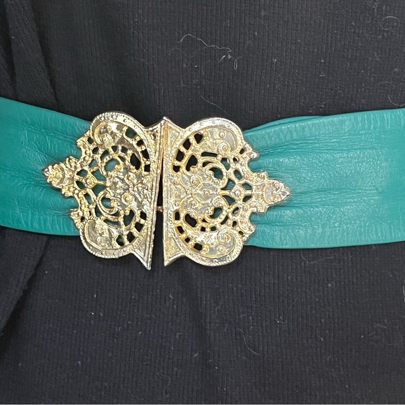 Elegant Teal Belt with Gold Buckle vintage - Picture 2 of 13